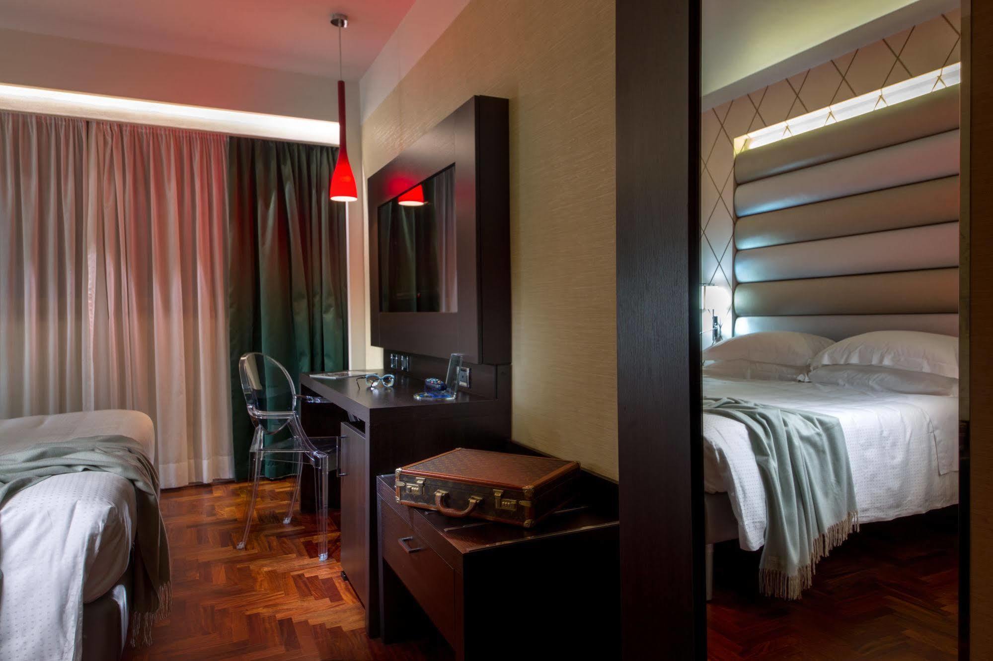 Enea Hotel Pomezia Esterno foto