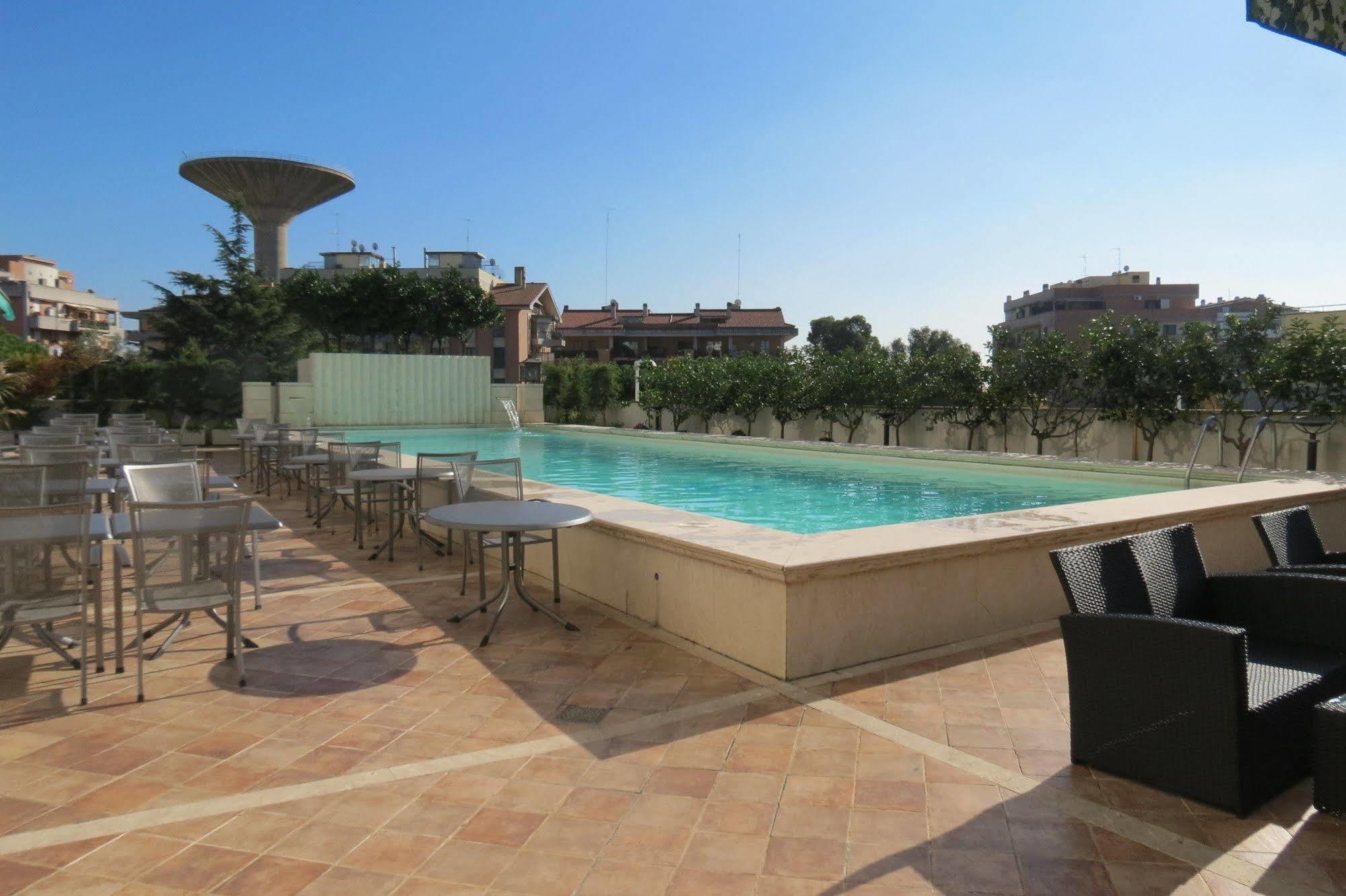Enea Hotel Pomezia Esterno foto