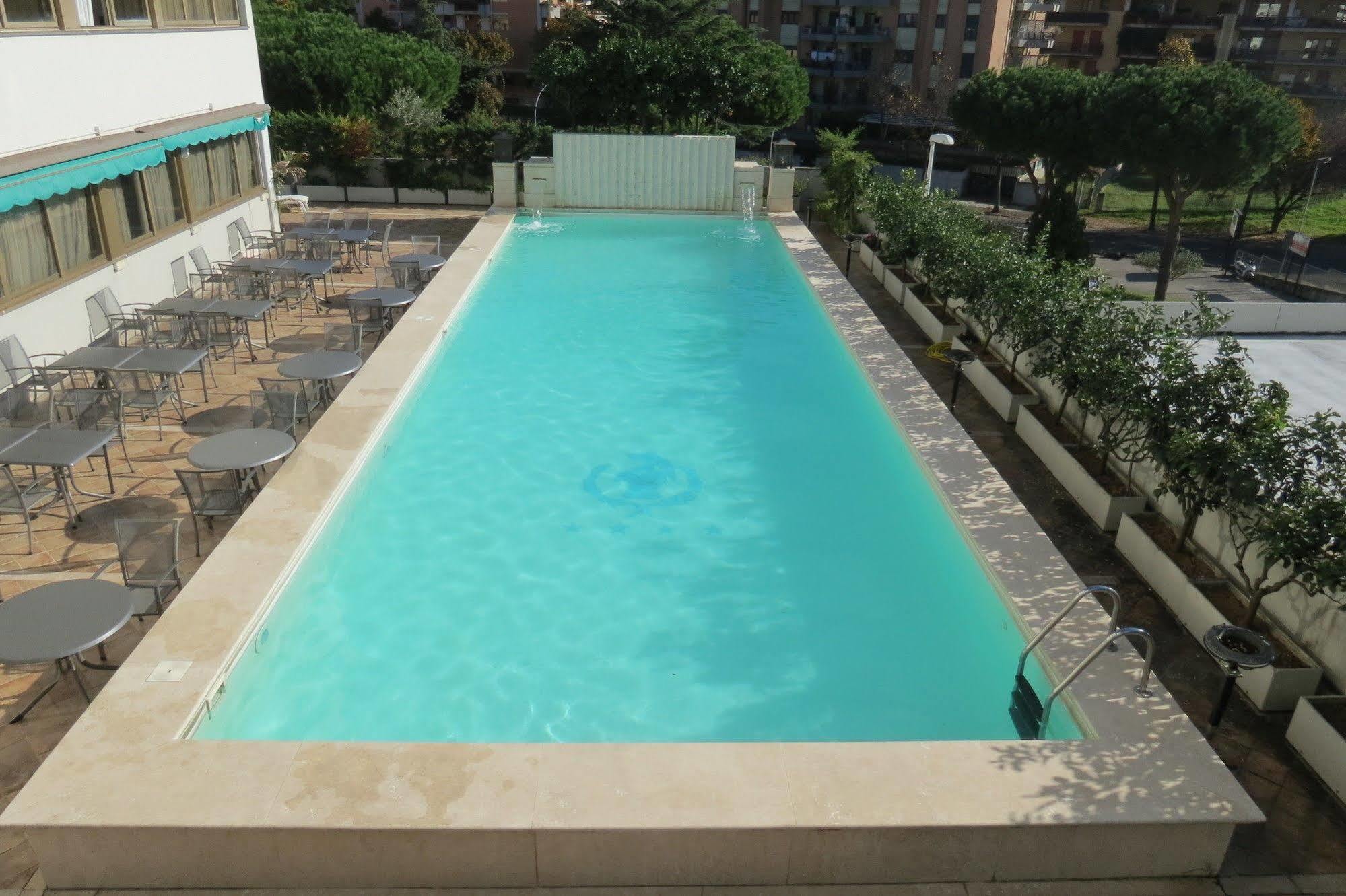 Enea Hotel Pomezia Esterno foto